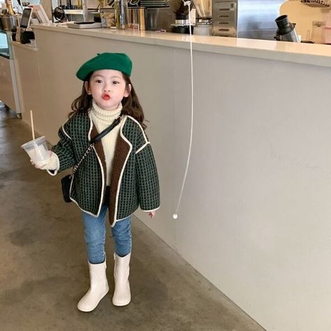 Girls Winter Outfits, Casual Winter Coat, Jacket Korean, Kids Winter Outfits, Korean Baby, Kids Winter Fashion, Brown Acrylic, Korean Casual, Asian Babies