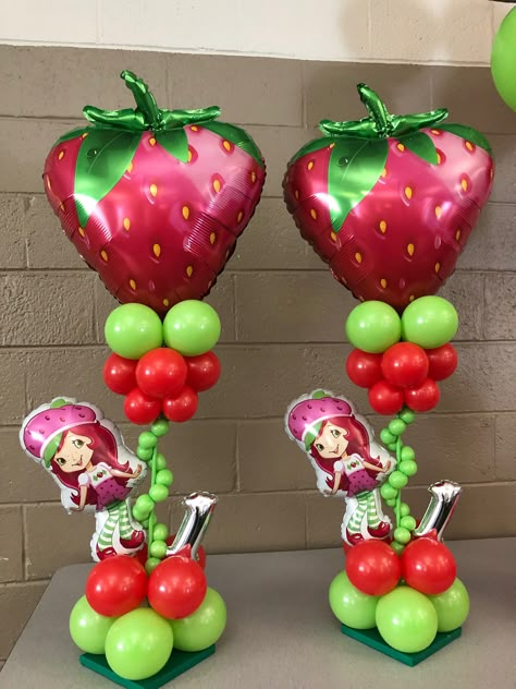 Strawberry Shortcake Balloon Arch, Strawberry Shortcake Decorations, Strawberry Centerpiece Ideas, Strawberry Shortcake Centerpieces, Strawberry Shortcake Party Supplies, Strawberry Shortcake Christmas, Strawberry Shortcake Birthday Cake, Sweet Baby Shower Ideas, Carousel Birthday Parties