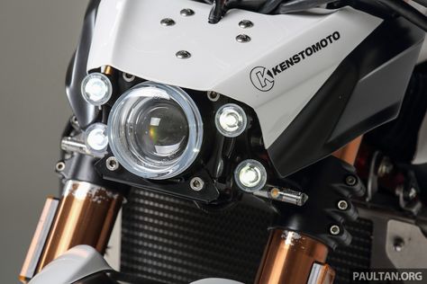 Kenstomoto Demolisher – a custom Benelli TnT600 by Malaysian vehicle designer Kenny Yeoh Image #460548 Cafe Racer Headlight, Bike Restoration, Cafe Racer Moto, Мотоциклы Cafe Racers, Motorbike Design, Concept Motorcycles, Custom Cafe Racer, Bike Pic, Scooter Bike