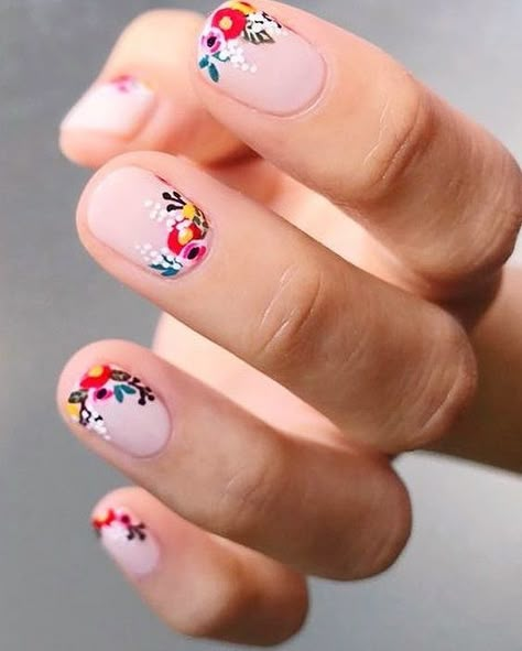 Bright Summer Floral Nails, Peru Nails Designs, Otomi Nails, Frida Kahlo Nails Design, Spanish Nails Designs, Mexican Theme Nails, Mexican Inspired Nails Mexico, Folk Nails, Fiesta Nails