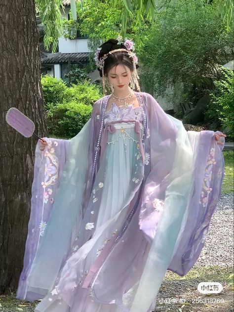 Japanese Princess Kimono, Purple Hanfu, Purple Kimono, Chinese Clothing Traditional, Japanese Princess, Traditional Asian Dress, Chinese Traditional Dress, Ancient Chinese Dress, Culture Clothing