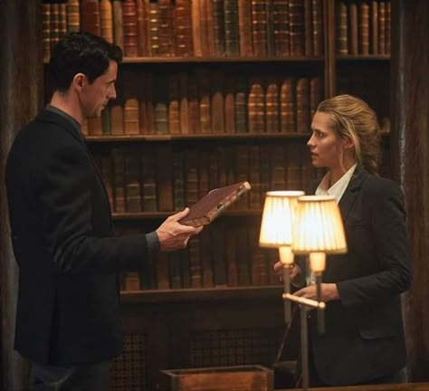 Matthew And Diana, Female Professor, Diana Bishop, Professor Aesthetic, All Souls Trilogy, Best Selling Novels, Deborah Harkness, Souls Trilogy, Teacher Aesthetic