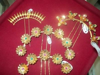 Goan Jewellery Designs, Goan Jewellery, Jada Gantalu, Mogra Flower, Gold Hair Jewelry, 1 Gram Gold Jewellery, Indian Jewelry Earrings, Goa India, Gold Hair Accessories