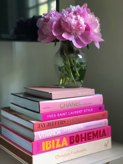 Coffee Table Books are the perfect accent pieces to add to any room! Love using a little color coordination for some fun! Books Interior Decor, Colourful Coffee Table Books, Preppy Coffee Table Books, Bright Coffee Table Books, Cute Coffee Table Books, Decoration Books, Designer Coffee Table Books, Book Coffee Table, Assouline Books Coffee Table