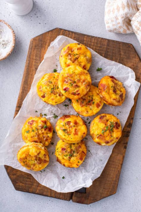 Starbucks Egg Bites Recipe Starbucks Egg Bites Recipe, Starbucks Egg Bites, Egg Cups Breakfast, Egg Bites Recipe, Egg Bake, Breakfast Bites, Egg Bites, Breakfast Meal Prep, Breakfast Options