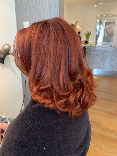 Ginger With Root Smudge, Auburn Root Smudge, Copper With Root Smudge, Copper Smudge Root, Copper With Root Shadow, Copper Hair Root Smudge, Short Layered Copper Hair, Copper Hair Mid Length, Short Wavy Copper Hair