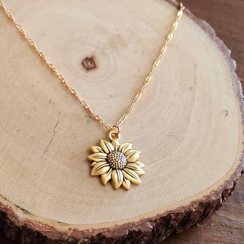 Earthy Accessories, Nature Ideas, Golden Sunflower, Golden Jewellery, Spring Necklace, Sunflower Baby Showers, Streamer Dr, Earthy Jewelry, Sunflower Jewelry