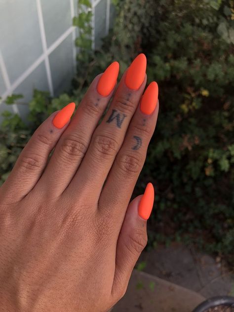 Neon Orange Acrylic Nail Designs for Summer 2023: Bright, Short and Ombre Styles! Nail Art Ideas Bold Nail Colors Summer, Almond Orange Nails, Orange Nails Almond, Orange Almond Nails, Bright Orange Nails, Neon Orange Nails, Orange Acrylic Nails, Neon Acrylic Nails, Orange Nail Designs