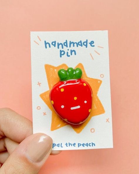 Paloma The Peach, Clay Pins, Clay Keychain, Clay Magnets, Clay Diy Projects, Tanah Liat, Clay Crafts Air Dry, Cute Polymer Clay, Clay Jewelry Diy