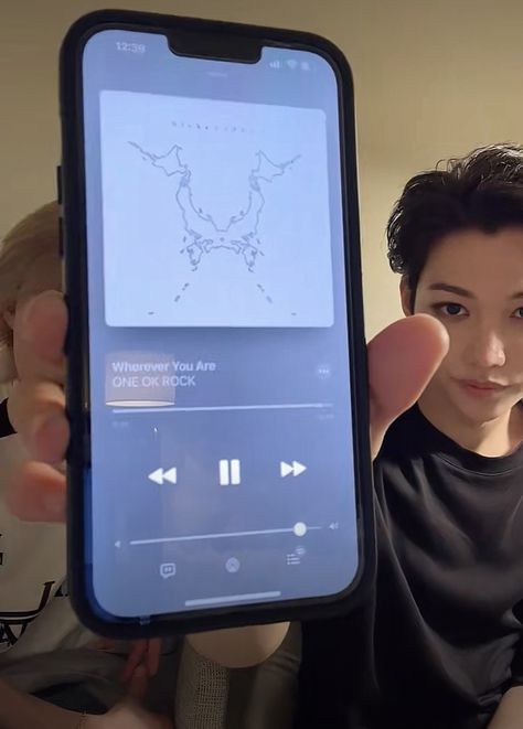 Felix On His Phone, Kpop Boyfriend Material Snapchat, Felix And Hyunjin, Ho Baby, Short Dark Hair, Fake Eye, Easy Pixel Art, 17 Kpop, Kids' Bag