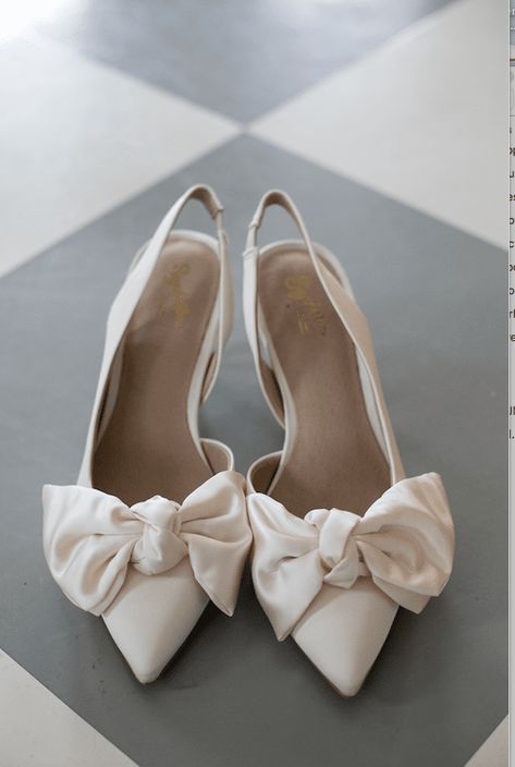 Badgley Mischka Bridal, Jimmy Choo Bridal, Wedding Pumps, Wedding Accesories, Badgley Mischka Shoes, Rose Shoes, Blue Suit Wedding, Wedding Flats, Cute Heels