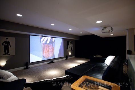 Theatre Movie, Paint Room, Movie Theater Decor, 3d Projector, Audiophile Listening Room, Best Home Theater, Home Theater Setup, At Home Movie Theater, Home Theater Speakers