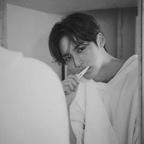 Mingyu Toothbrush, Seventeen Toothbrush, Black Seventeen, Mingyu Pfp, Half Love Half Regret, Mingyu Icons, Half Love, Kim Min Gyu, Rap God