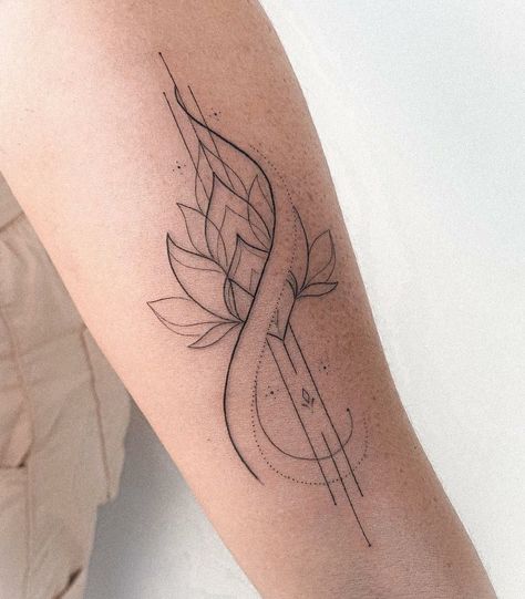 Feniks Tattoo, Wrist Tattoos Words, Tatoo Dog, Wrist Tattoo Ideas, Taurus Tattoos, Mommy Tattoos, Tattoos For Women Flowers, Writing Tattoos, Flower Tattoo Arm