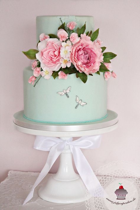 Iris Cake, Silver Wedding Cake, Farewell Party, Floral Wedding Cake, Floral Wedding Cakes, Savory Cakes, Chocolate Wedding Cake, Bridal Shower Cakes, Magic Cake