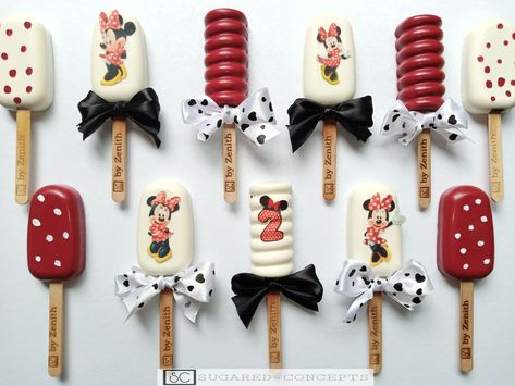 White and red cakesicles, popsicles Mickey Mouse Cakesicles Ideas, Mickey Cakesicles, Minnie Mouse Cakesicles, Mickey Mouse Cakesicles, Red Cakesicles, Cake Popsicles, Mickey Mouse Birthday Decorations, Minnie Mouse Birthday Cakes, Cake Slices