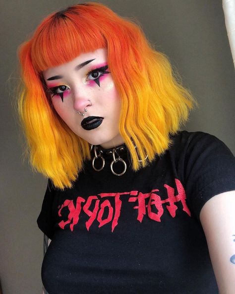 Yellow Hair Dye, Orange Hair Dye, Red Orange Hair, Girl Emo, Yellow Hair Color, Split Dye, Beige Hair, Goth Gf, Makeup Inspired