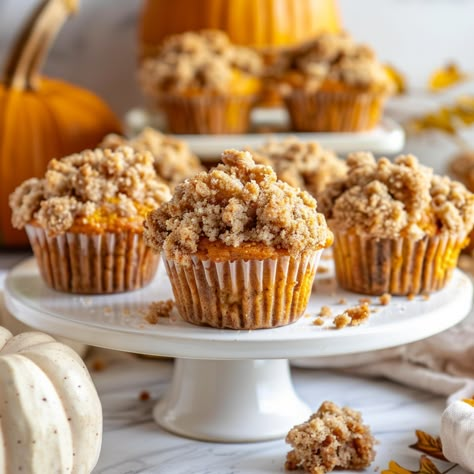 Indulge in the best Pumpkin Streusel Muffins bursting with autumn flavors and topped with a delightful crunchy topping. Best Pumpkin Muffins, Baking Fails, Pumpkin Streusel, Pumpkin Streusel Muffins, Pumpkin Muffins Easy, Pumpkin Muffin Recipes, Streusel Muffins, Muffin Streusel, Homemade Muffins