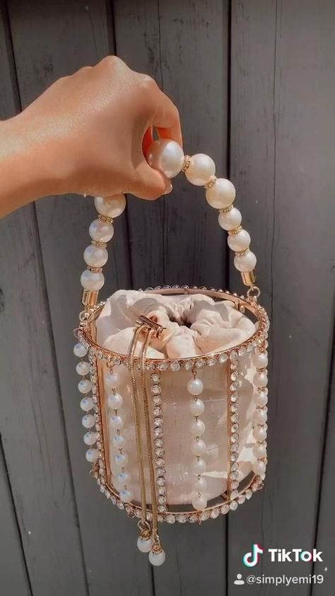 Stylish Crochets Ladies Handbags Patterns https://youtu.be/q1WqGbtlqbk Hand Beaded Bag, Bags Patterns, Diy Bag Designs, Diy Bags Patterns, Diy Fashion Hacks, Crochet Shop, Potli Bags, Diy Handbag, Girly Bags