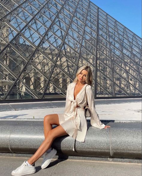 Paris Trip Outfits, Sierra Furtado, Paris Photo Ideas, Paris Travel Photography, Paris Summer, Instagram Paris, Paris Look, Shotting Photo, Europe Outfits