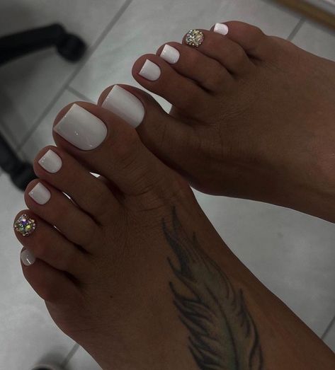 Leg Nails, Nail Leg, Pedi Nails, Nail Feet, Easy Toe Nail Designs, Pedicure Designs Toenails, Gel Toe Nails, Acrylic Toes, Acrylic Toe Nails