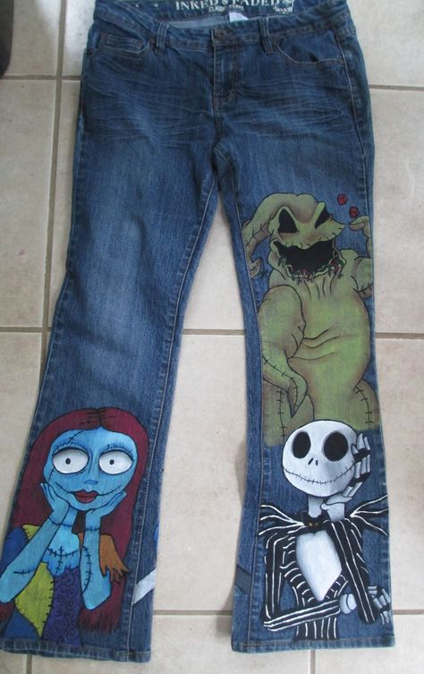 Nightmare Before Christmas Jeans, Halloween Jeans, Senior Pants, Jacket Painting, Painted Jean Jacket, Painted Clothes Diy, Custom Painted Shoes, Nerdy Gifts, Denim Jeans Ripped