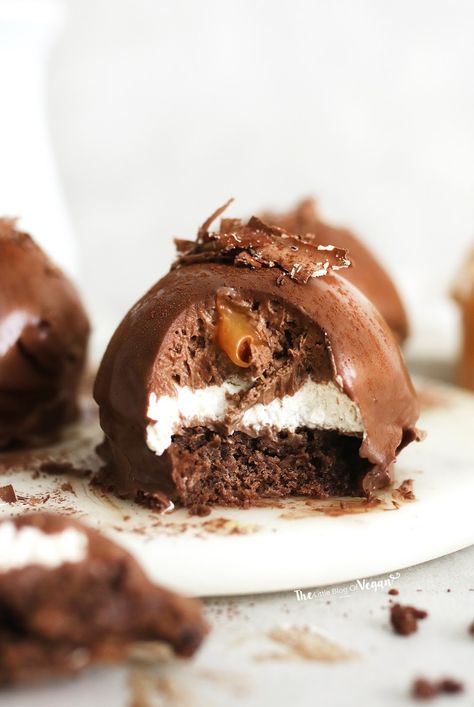 Dome Dessert, Fancy Desserts Recipes, Dairy Free Cream, Dessert Toppings, Mousse Recipes, Chocolate Bomb, Dairy Free Chocolate, Fancy Desserts, Chocolate Dessert