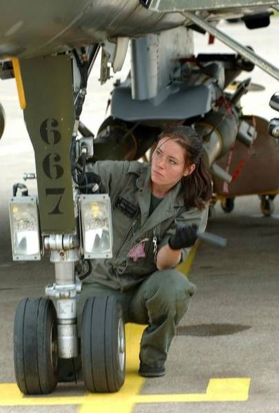 Tomcat F14, Future Motivation, Mode Pin Up, Women Soldiers, Photo Avion, Air Force Women, Woman Mechanic, Jet Fighter Pilot, Dream Jobs