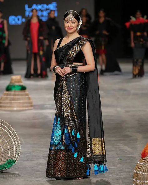 Outfits We Loved At Lakme Fashion Week, Autumn Winter Collection 2021 Lakme Fashion Week 2022, Fashion Week 2022, Designer Sarees Wedding, New Saree Designs, Saree Designs Party Wear, Autumn Winter Collection, Traditional Indian Outfits, Bridal Dress Fashion, Lakme Fashion Week