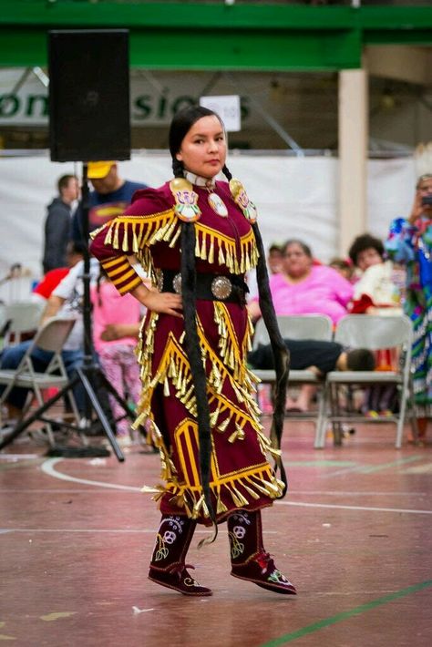 Jingle Dress Regalia, Metis Clothing, Native American Jingle Dress, Jingle Dress Dancer, Southwest Fashion, Native American Dance, Girl Group Costumes, Native American Dress, American Dance