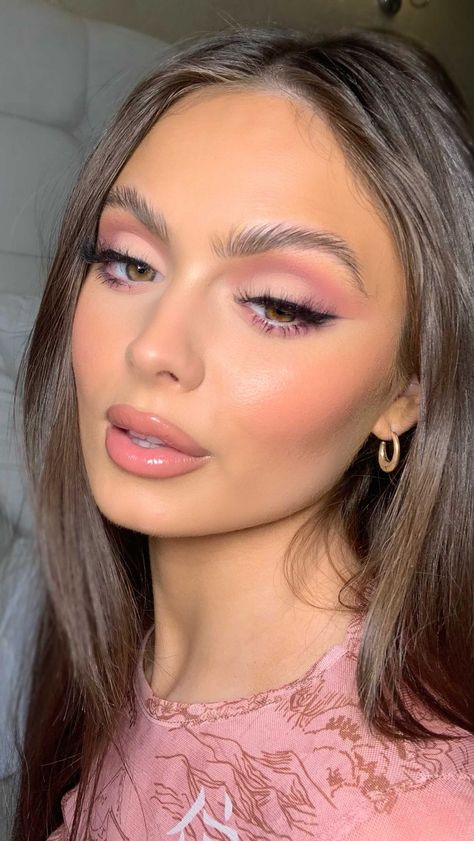 Summer Pink Makeup, Pink Make Up For Wedding, Pink Summer Makeup Looks, Contour Wedding Makeup, Summer Pallete Makeup, Pink Wedding Make Up, Pink Toned Makeup, Wedding Makeup Mauve, Mauve Bridesmaid Makeup