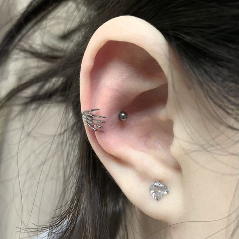 Snug Ear Piercings, Snug Piercing Jewelry, Ear Mapping, Earrings Piercings, Snug Piercing, Piercing Inspo, Earring Stack, Face Piercings, Eyebrow Ring