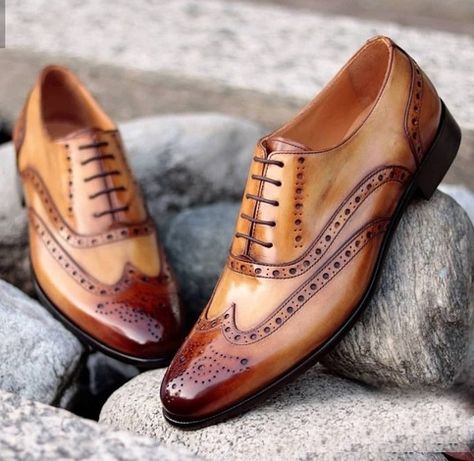 Men Fashion Shoes, Shoes Stylish, Brogues Men, Wingtip Shoes, Leather Formal Shoes, Bespoke Shoes, Handmade Leather Shoes, Box Shoes, Oxford Dress Shoes