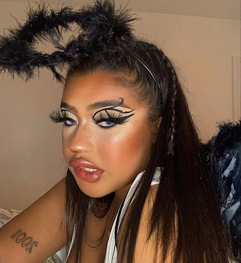 Police Halloween, Beat Face, Makeup Goals, Girl Face, Behind Ear Tattoo, Halloween Makeup, Eyeliner, Halloween Face Makeup, To Create