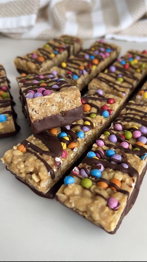 Copycat Kudos Bars! But Free Snacks For School, Copycat Kids Cliff Bars, Copycat Kudos Bars, Granola Bars With Rice Krispies And Oats, Gluten Free Kid Snacks, Due Free Kids Snacks, Copycat Cliff Bars, Dye Free Recipes, Homemade Healthy Bars