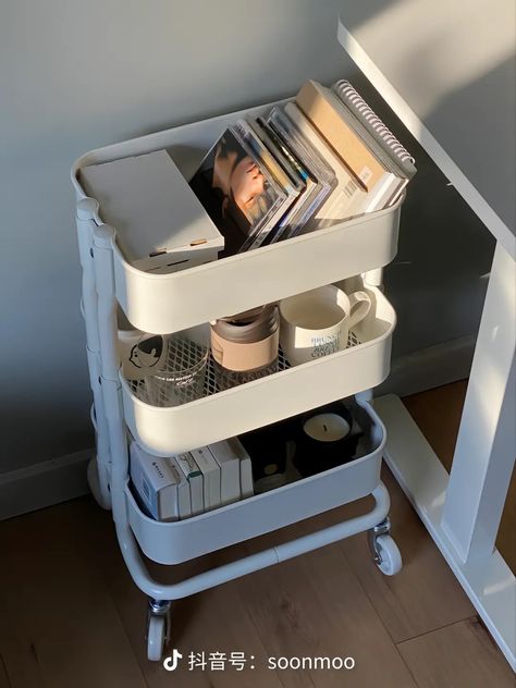 White Rack Decor, Storage Trolley Bedroom, Trolley Bedside Table, Storage Cart Aesthetic, Roller Cart Organization, Bedroom Trolley Ideas, Ikea Trolley Ideas Bedroom, 3 Tier Cart Ideas, Bedroom Cart Ideas