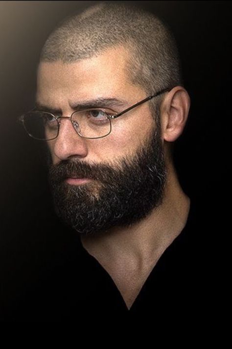 Oscar Isaac as Nathan Bateman in Ex Machina (2015) Boys Haircuts Long Hair, Buzz Cut With Beard, Haircuts For Balding Men, Bald With Beard, Beard Hairstyle, Great Beards, Black Men Hairstyles, Oscar Isaac, Beard Styles For Men