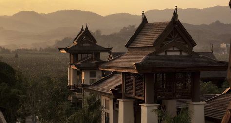 Thai Resort, Asian House, Sweet House, Yunnan China, Mosque Design, Thai House, Misty Mountain, Traditional Houses, Roof Lines