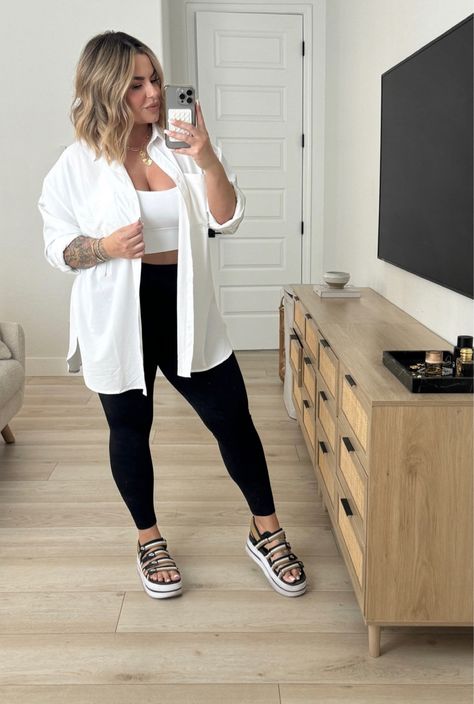 Padded Sports Bras for Women … curated on LTK Plus Size Legging Outfits, Barcelona Outfits, Outfits Leggins, Mom Outfits Fall, Fashion Athleisure, Curvy Casual Outfits, Athleisure Summer, Legging Plus Size, Look Legging