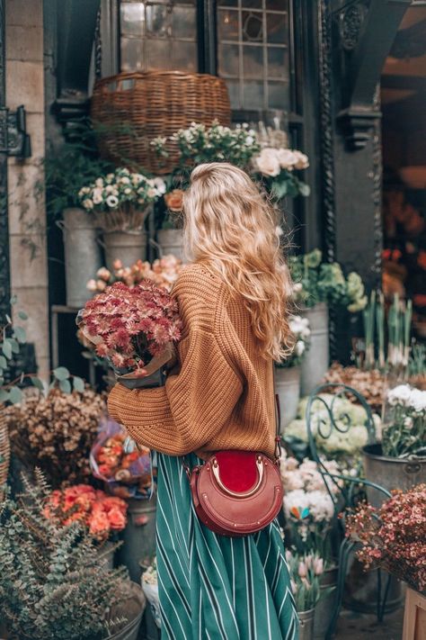 Stile Boho Chic, Style College, Colour Combinations Fashion, Bohol, Fall Weather, Moda Vintage, Vintage Glamour, 가을 패션, Brown Sweater