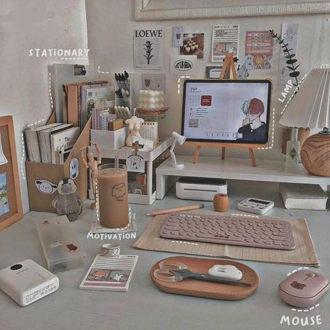 Cozy Study Table Aesthetic, Studying Set Up, Aesthetic Study Setup, Aesthetic Desk Setups, Small Desk Organization Aesthetic, Room Ideas Aesthetic Desk, Desk Inspiration Aesthetic, Desk Aesthetic Inspiration, Cute Desk Ideas