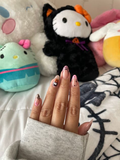 Hello kitty Halloween nails Halloween Nails Hello Kitty Short, Halloween Nails Short Hello Kitty, Hello Kitty Halloween Nails Short, Fall Hello Kitty Nails, Hello Kitty Nails Halloween, Hello Kitty Fall Nails, Hello Kitty Halloween Nails, Horror Nails, Hello Kitty Accessories