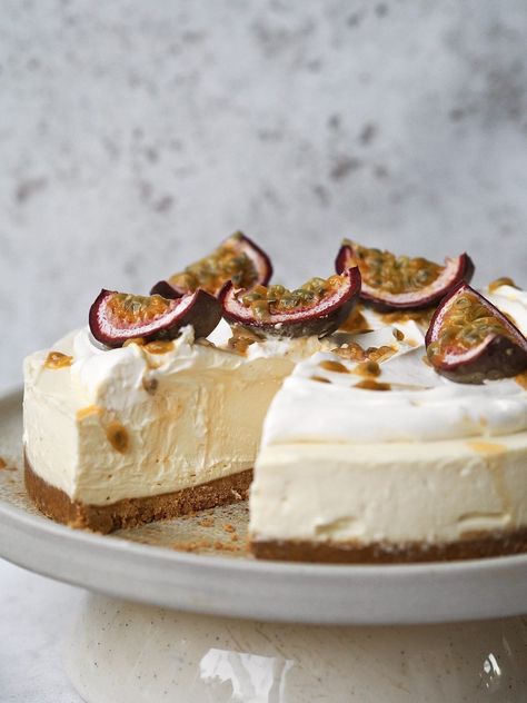 White Chocolate and Passion Fruit Cheesecake - Desert Island Dishes White Chocolate Coconut Cheesecake, Cheesecake Passion Fruit, Fancy Cheesecake, Island Desserts, Passion Fruit Dessert, Passion Fruit Recipes, Cheesecake Deserts, Passion Fruit Cheesecake, Martini Birthday