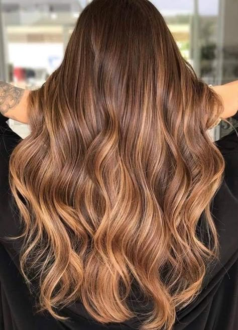 Hair Colour Ideas Caramel, Caramel Balayage On Dark Blonde Hair, Balayage Hair Light Brown Caramel, Light Brown Hair With Caramel Lowlights, Balayage Ginger Brown, Autumn Hair Color 2023, Full Hair Color Ideas Light Brown, Coffee Caramel Hair Color, Light Brown Honey Balayage