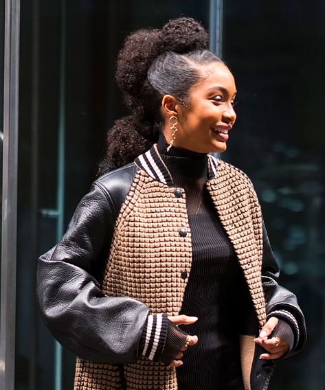 Grownish Zoey Hairstyles, Grownish Hairstyles, Yara Shahidi Aesthetic, Yara Shahidi Hairstyles, Yara Shahidi, Goddess Hairstyles, Hair Ponytail Styles, Ponytail Styles, Black Power