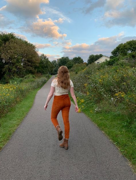 #outfit#70s#flowers#corduroy#redhair#yellowflowers#inspo#aesthetic 70s Flowers, Retro Outfit, Retro Outfits, Fashion Outfits, Outfit Inspo, Flowers