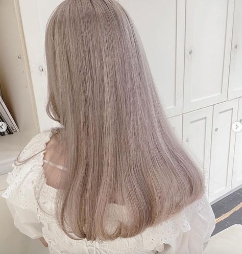 White Blonde Hair, Light Ash Blonde, Pretty Hair Color, Hair Stylies, White Blonde, Hair Inspiration Color, Korean Hairstyle, Aesthetic Hair, Pretty Hairstyles