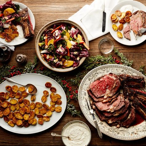 An Old-Fashioned Christmas Dinner, Hold the Fruitcake Roast Beef Christmas Dinner, Easy Christmas Dinner Menu, Christmas Beef, Beef Rib Roast, Traditional Christmas Dinner, Roast Beef Dinner, Easy Christmas Dinner, Christmas Roast, Ground Beef And Cabbage