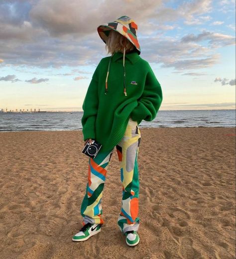 Green Color Outfits, Outfits Colourful, Cute Outfits Casual, Colorful Streetwear, Look Boho Chic, Color Outfits, Outfit Streetwear, Street Style Edgy, Looks Street Style