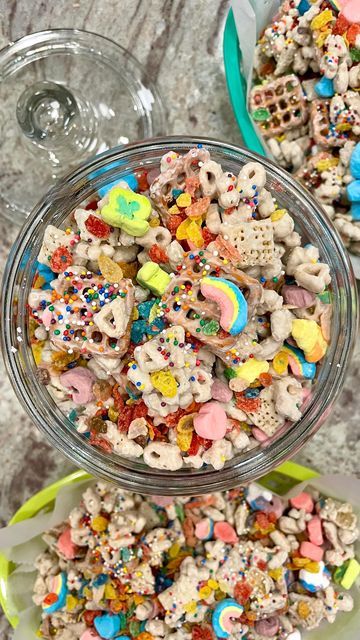 Maegan Brown ~ The BakerMama on Instagram: "What makes this Magic Mix so magical and snackalicious? 🪄🌈😋 You’ll have to make it to find out! 😛✨ What you need: ☘️ 1 (16 ounce) box Lucky Charms cereal, marshmallows separated from cereal 🌈 3 cups Chex cereal ☘️ 2 cups pretzel snaps (or mini pretzels) 🌈 1 (16 ounce) package vanilla candy coating ☘️ 1 (2 ounce) container rainbow jimmies or sprinkles 🌈 2 cups Fruit Loops or Fruity Pebbles cereal (or another rainbow colored cereal) How it’s made: Trix Cereal Treats, Pretzel Snaps, Cereal Fruity Pebbles, Weird Cereal Flavors, Fruit Loops Cereal, Pebbles Cereal, Fruity Pebbles Cereal, Lucky Charms Cereal, Chex Cereal